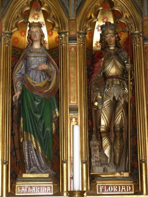 알렉산드리아의 성녀 가타리나와 로르흐의 성 플로리아노_photo by Lure_in the Cathedral of St Martin in Bratislava_Slovakia.jpg